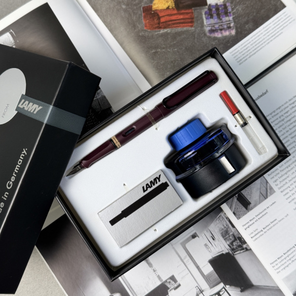 Набор LAMY SAFARI, Scarlet/Фиолетовый (пурпурный) (перьевая ручка + картриджи + чернила + конвертер)