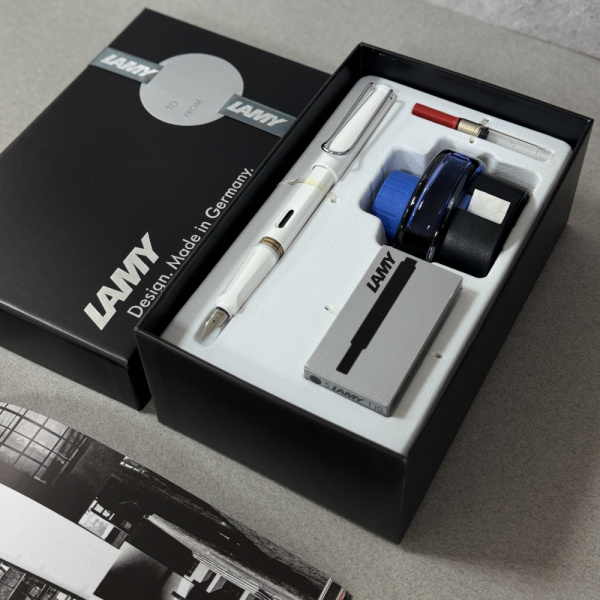 Набор LAMY SAFARI, White/Белый (перьевая ручка + картриджи + чернила + конвертер)