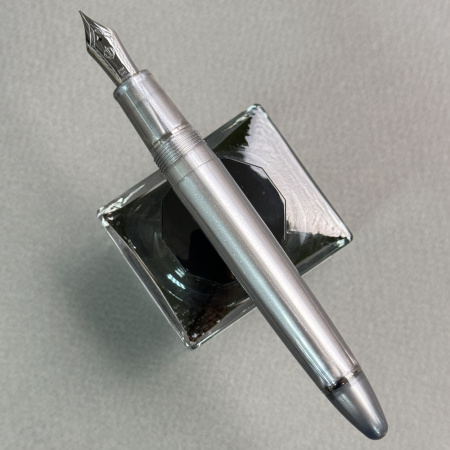 Ручка перьевая SAILOR 1911L RINGLESS METALLIC, IP 21K black, Simply gray/Серый