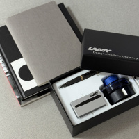 Набор LAMY SAFARI, Umbra/Умбра (перьевая ручка + картриджи + чернила + конвертер)