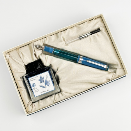 Набор SAILOR: перьевая ручка PRO GEAR SLIM MANYO II, Violet, RT 14K, + Чернила MANYO Kikoyou