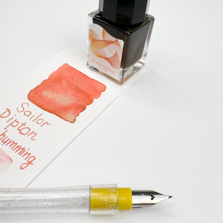 Набор SAILOR: перьевая ручка-макалка HOCORO, Calligraphy steel nib 40° + Чернила DIPTON, Coral Humming