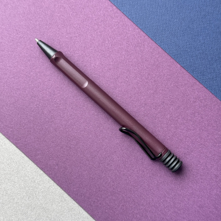 Ручка шариковая LAMY SAFARI, Scarlet/Фиолетовый (пурпурный)