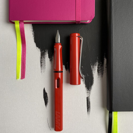 Ручка перьевая LAMY SAFARI, Red/Красный