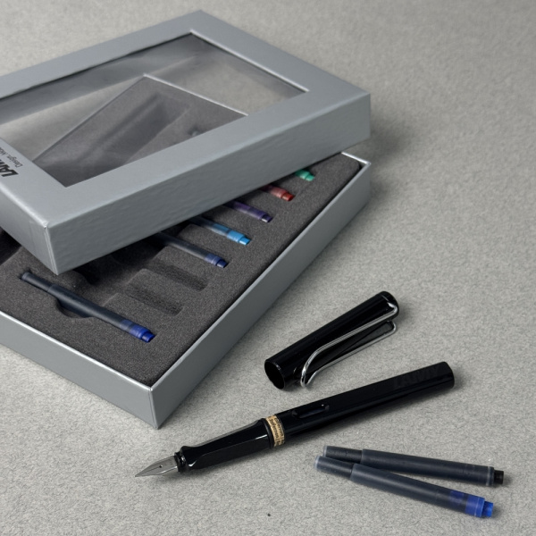 Набор LAMY SAFARI, Black/Черный (перьевая ручка + картриджи)