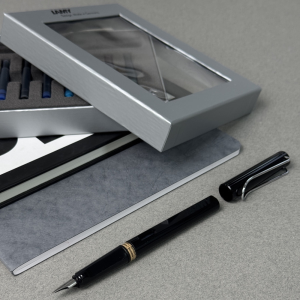 Набор LAMY SAFARI, Black/Черный (перьевая ручка + картриджи)