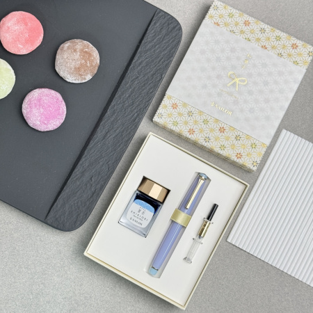 Набор SAILOR: перьевая ручка PRO GEAR SLIM JAPANESE SWEETS, Kohakuto/Светло-фиолетовый, GT 14K, + Чернила SHIKIORI, Souten