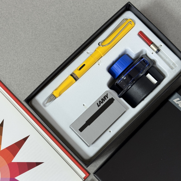 Набор LAMY SAFARI, Yellow/Желтый (перьевая ручка + картриджи + чернила + конвертер)