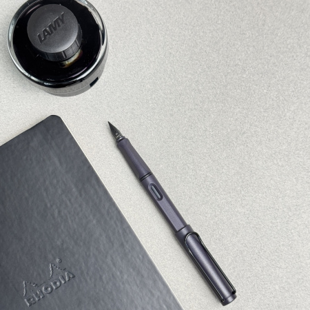 Ручка перьевая LAMY SAFARI, Steel black/Стальной черный
