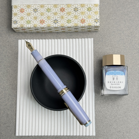Набор SAILOR: перьевая ручка PRO GEAR SLIM JAPANESE SWEETS, Kohakuto/Светло-фиолетовый, GT 14K, + Чернила SHIKIORI, Souten